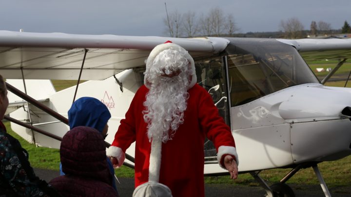 Le Père Noël est passé à l’aérodrome de St Junien