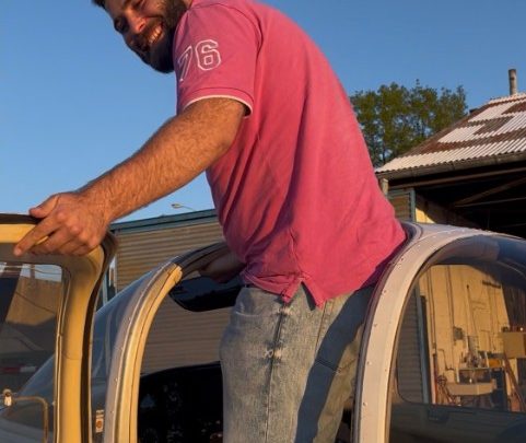 Ismail fait son premier vol solo sur PA38